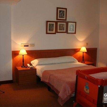 Hostal Gran Via Vigo Exteriör bild