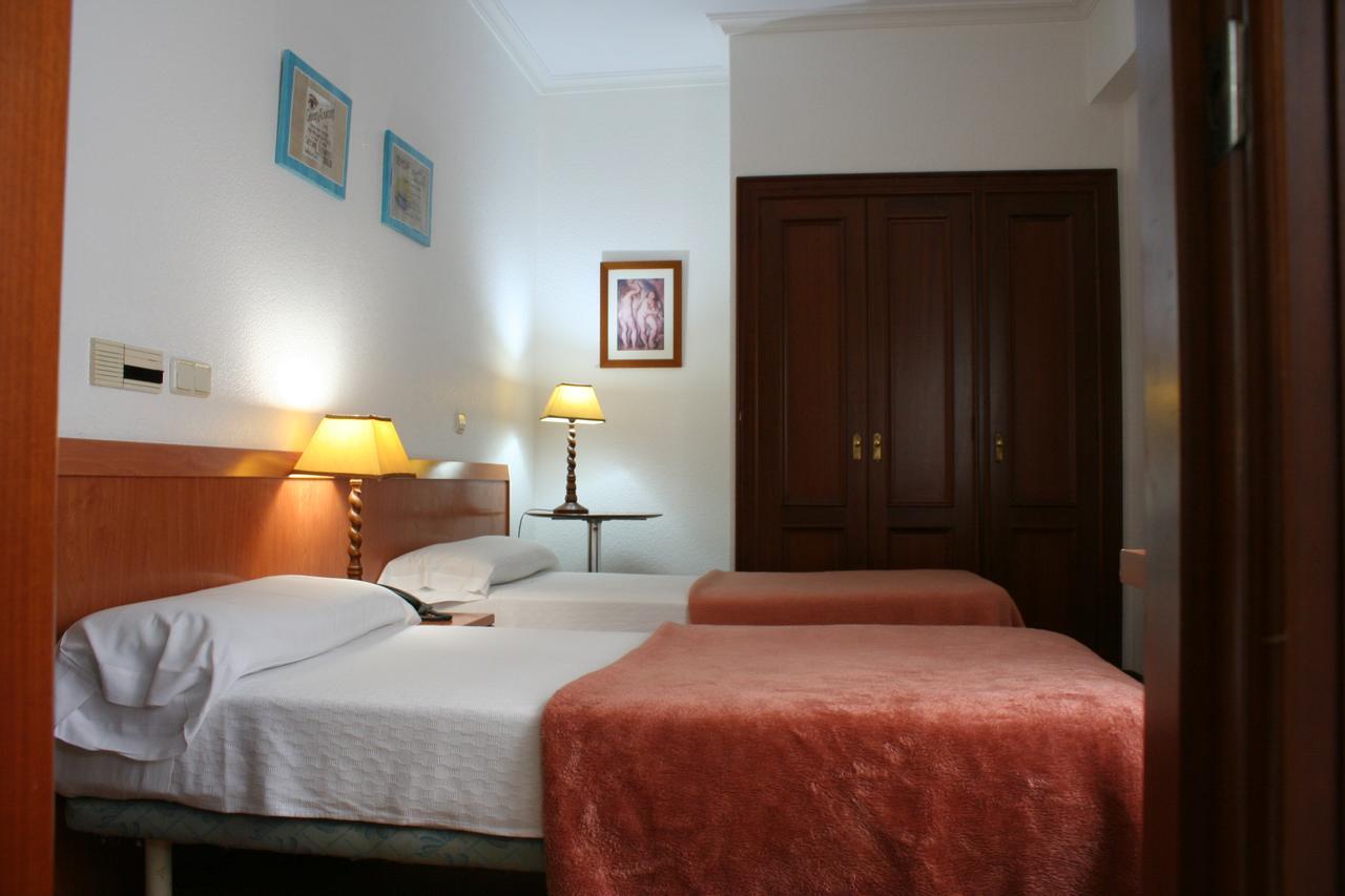 Hostal Gran Via Vigo Exteriör bild