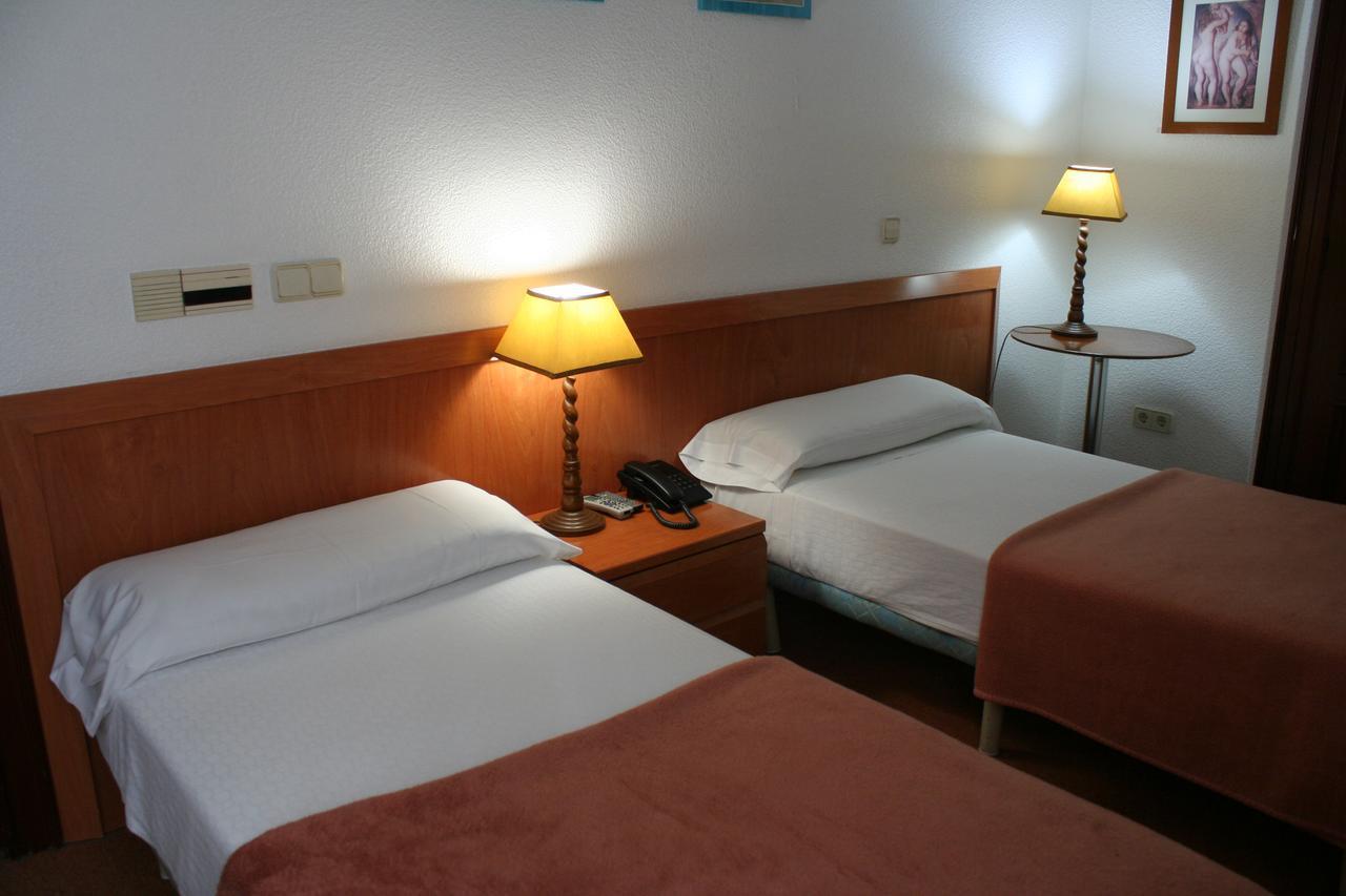 Hostal Gran Via Vigo Exteriör bild