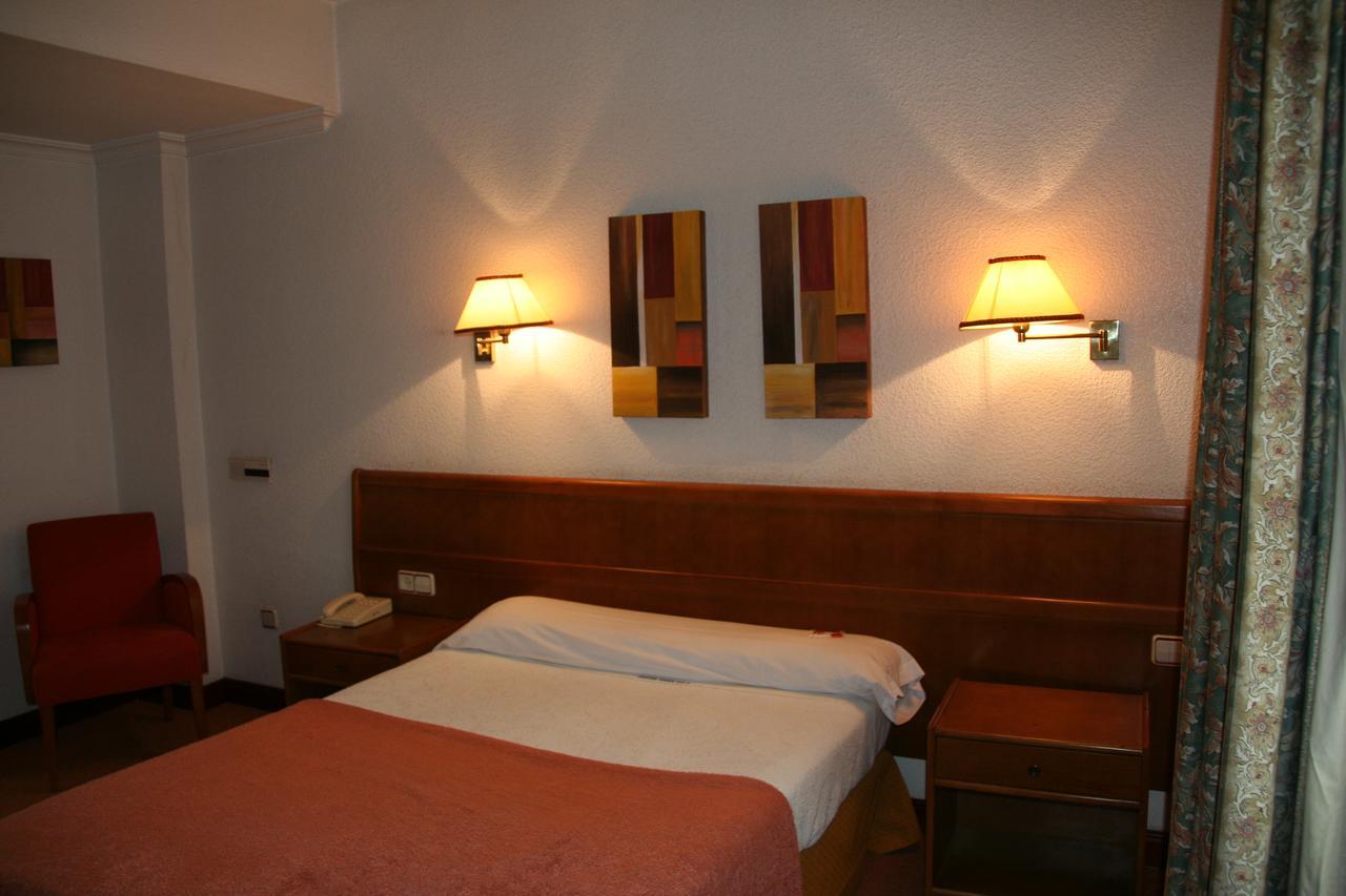 Hostal Gran Via Vigo Exteriör bild