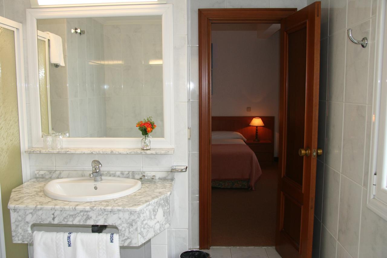 Hostal Gran Via Vigo Exteriör bild