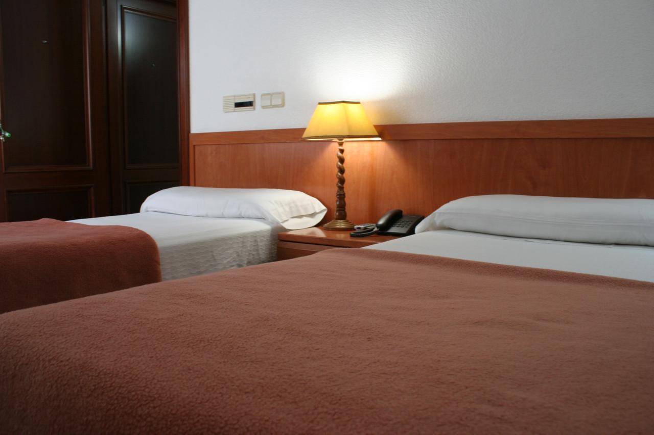 Hostal Gran Via Vigo Exteriör bild