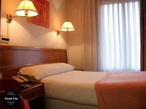 Hostal Gran Via Vigo Exteriör bild