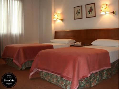 Hostal Gran Via Vigo Exteriör bild